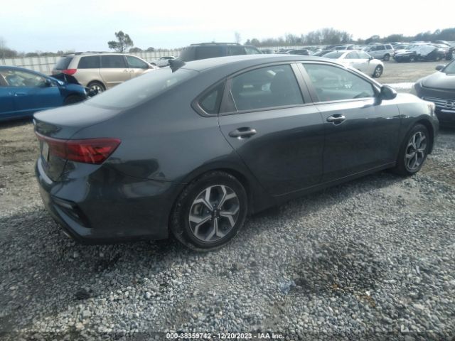 3KPF24AD8ME391585 KIA Forte Lxs