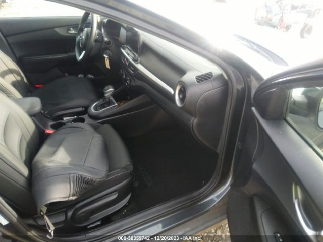 3KPF24AD8ME391585 KIA Forte Lxs