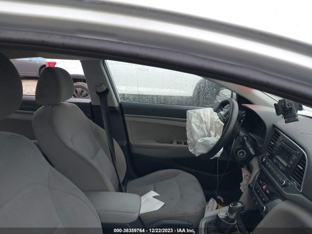 Hyundai ELANTRA SE 2017 5NPD74LF2HH104430 Image 5