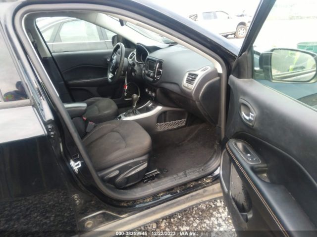 3C4NJCAB2JT125641 Jeep Compass Sport Fwd