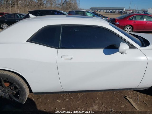 2C3CDZAGXJH258657 Dodge Challenger Sxt Plus