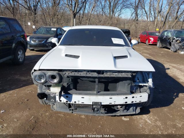 2C3CDZAGXJH258657 Dodge Challenger Sxt Plus
