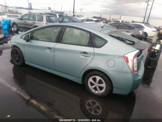 Toyota Prius Two 2015 JTDKN3DUXF1996208 Image 3