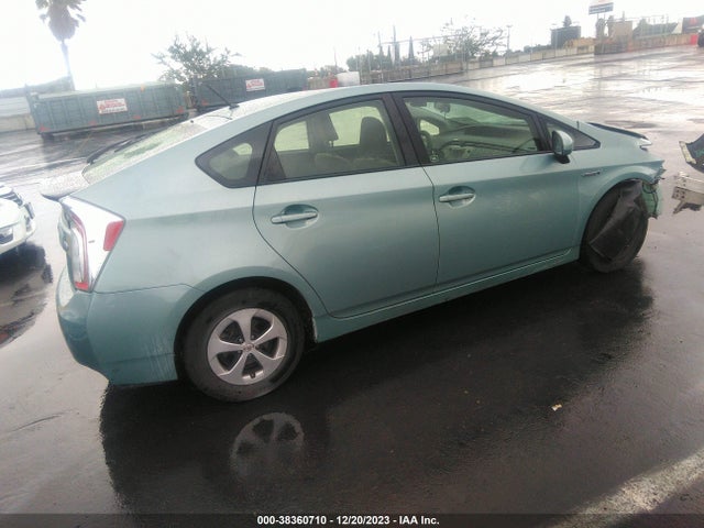 Toyota Prius Two 2015 JTDKN3DUXF1996208 Image 4