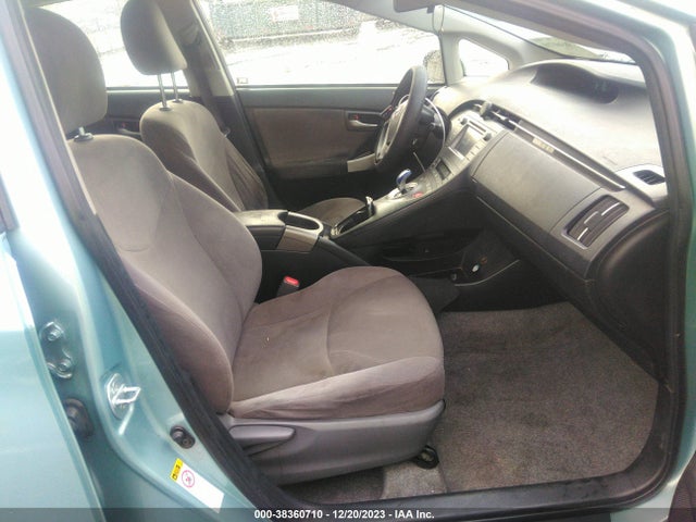 Toyota Prius Two 2015 JTDKN3DUXF1996208 Image 5