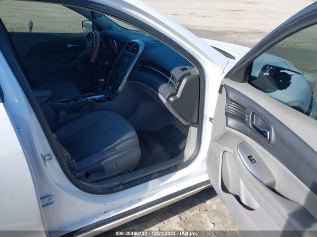 Chevrolet MALIBU LS 2015 1G11B5SLXFF248516 Image 5