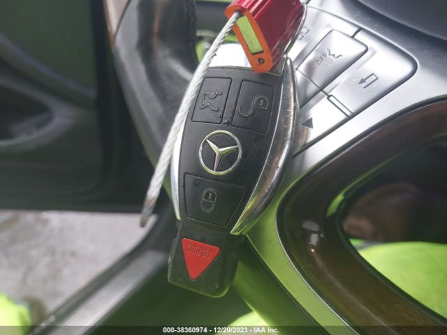 WDDUG8CB6FA113646 Mercedes-Benz S 550