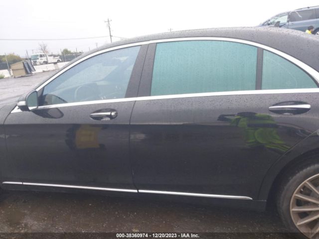 WDDUG8CB6FA113646 Mercedes-Benz S 550