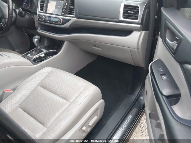 Toyota Highlander Limited Platinum 2018 5TDDZRFH0JS861735 Image 5