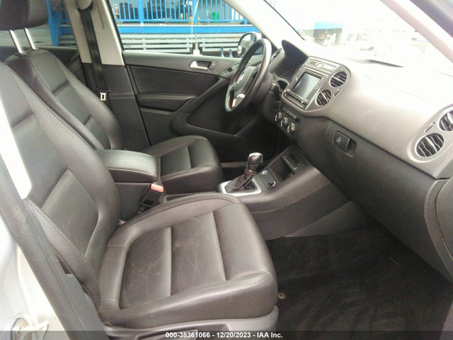 WVGAV7AXXHK025400 Volkswagen Tiguan 2.0t/2.0t S