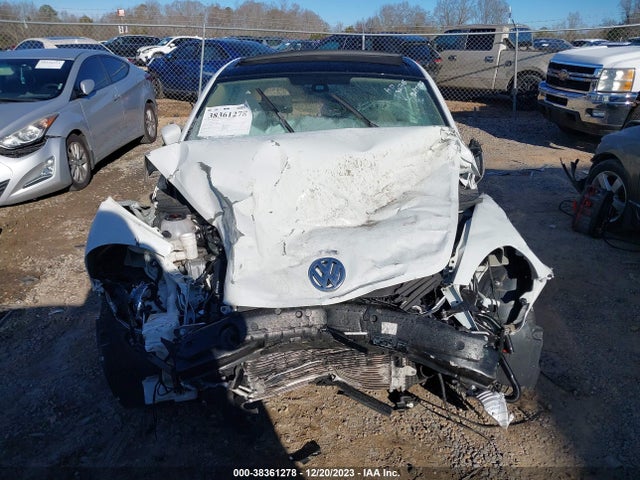 3VWJD7AT9KM717987 Volkswagen Beetle 2.0t Se