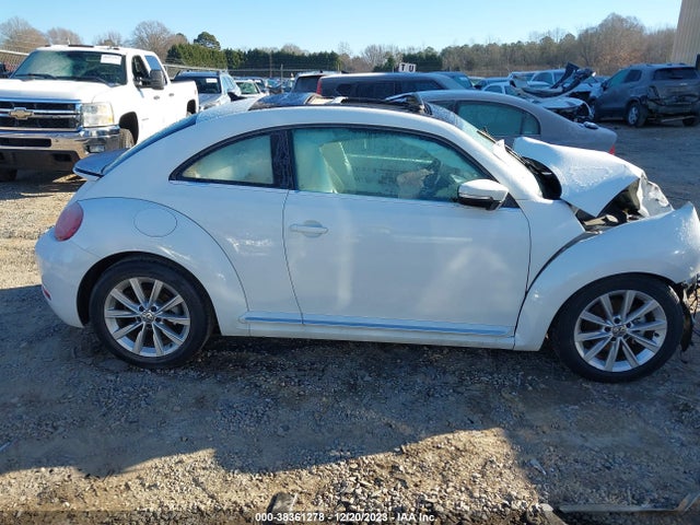 3VWJD7AT9KM717987 Volkswagen Beetle 2.0t Se