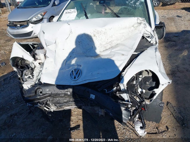 3VWJD7AT9KM717987 Volkswagen Beetle 2.0t Se