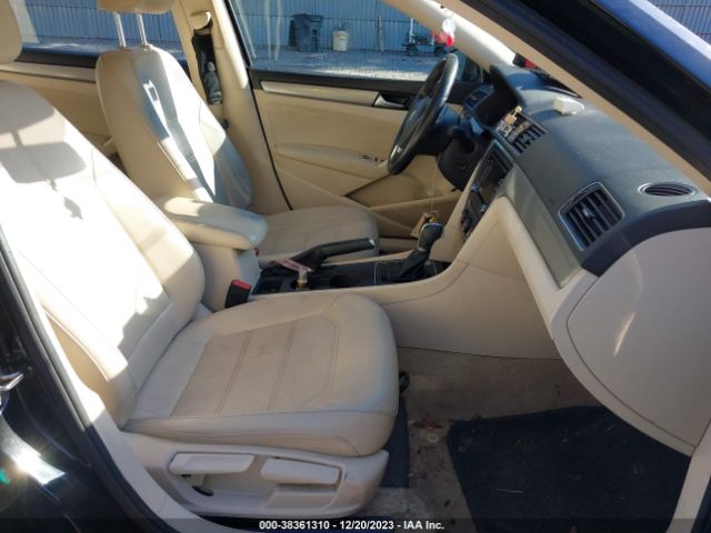 1VWAT7A37FC094475 Volkswagen Passat 1.8t Limited Edition