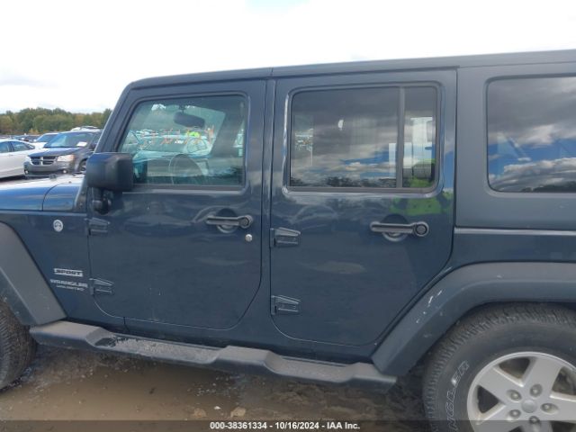 1C4BJWDG3HL528397 Jeep Wrangler Unlimited Sport 4x4