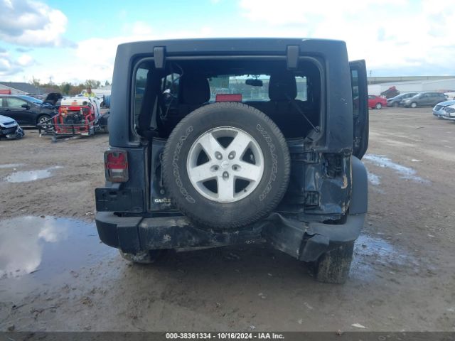 1C4BJWDG3HL528397 Jeep Wrangler Unlimited Sport 4x4