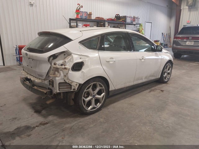 2016 FORD FOCUS TITANIUM VIN: 1FADP3N29GL275146