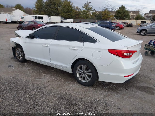 2015 HYUNDAI SONATA SE VIN: 5NPE24AF7FH210651
