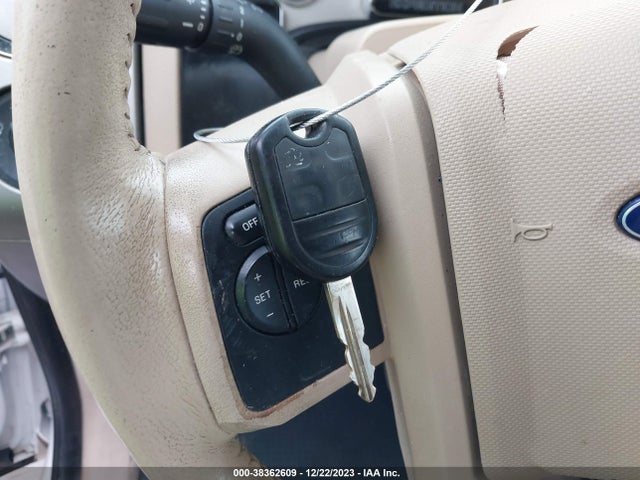 Ford Expedition Xlt 2014 1FMJU1H56EEF27528 Image 11