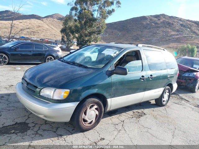 2000 TOYOTA SIENNA XLE VIN: 4T3ZF13C8YU240017