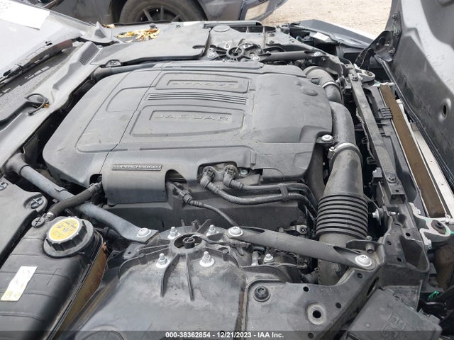 2017 JAGUAR F-TYPE SAJWA6BUXH8K44747 Photo 9