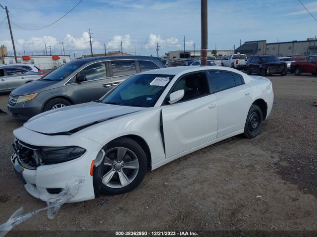 2C3CDXBGXFH832216 Dodge Charger Se
