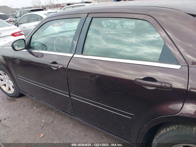 38363024 :رقم المزاد ، 2C3JA53G15H106262 vin ، 2005 Chrysler 300 Touring مزاد بيع