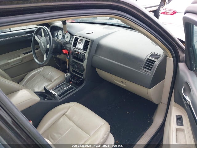 38363024 :رقم المزاد ، 2C3JA53G15H106262 vin ، 2005 Chrysler 300 Touring مزاد بيع