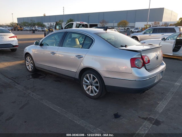 2010 VOLKSWAGEN PASSAT KOMFORT VIN: WVWJM7AN2AE165998