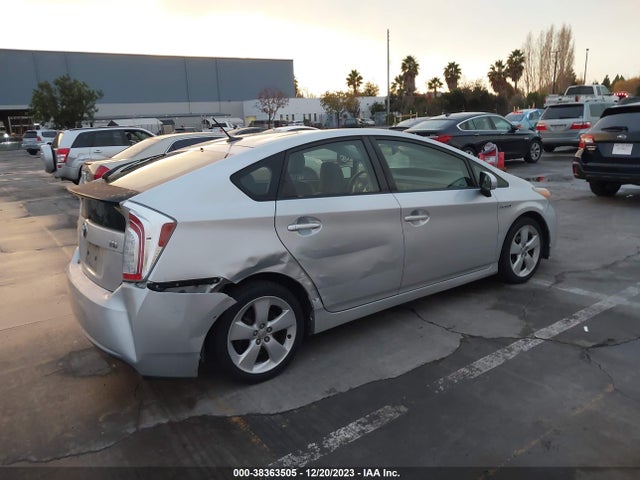2013 TOYOTA PRIUS FIVE VIN: JTDKN3DU3D5582323
