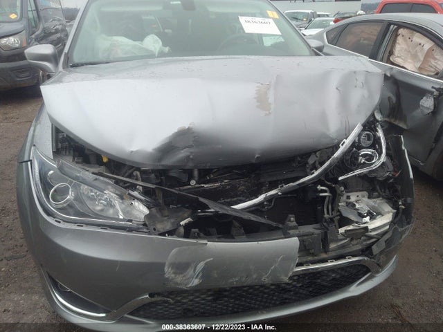 2C4RC1FG0JR293317 Chrysler Pacifica Touring Plus
