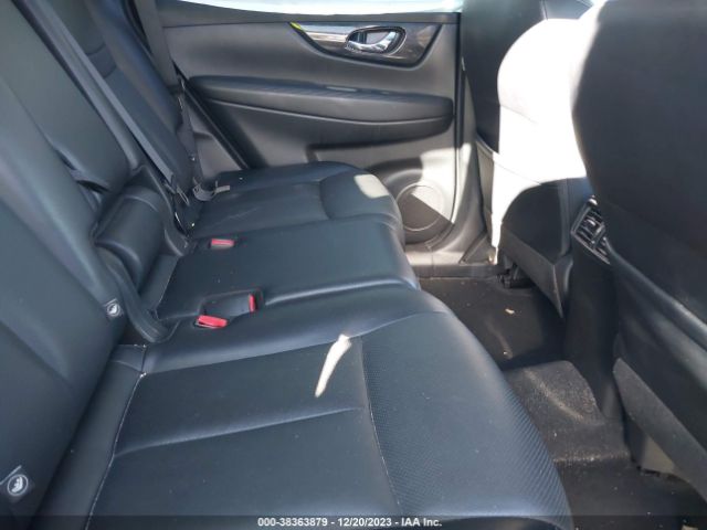 JN8AT2MV8JW330548 Nissan Rogue Sl