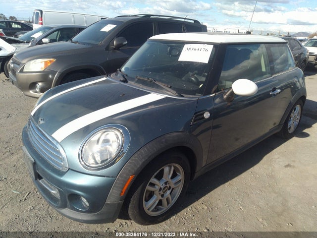 2011 MINI COOPER WMWSU3C55BT091335 Photo 1
