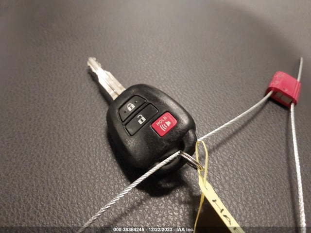 Toyota RAV4 LE 2017 JTMBFREV3HJ134796 Image 11