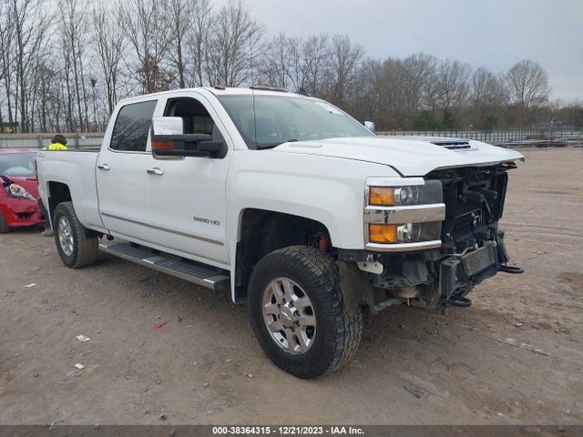 2015 1GC1KWE85FF573028 main image