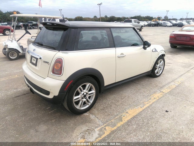 2010 MINI COOPER S WMWMF7C50ATX42380 Photo 3