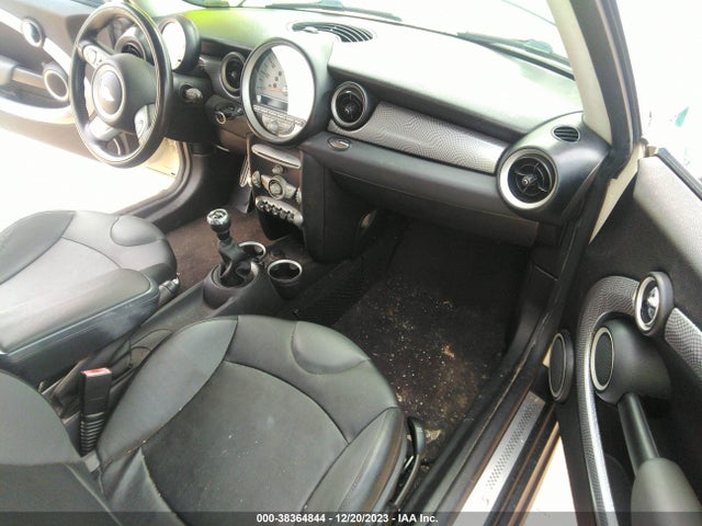 2010 MINI COOPER S WMWMF7C50ATX42380 Photo 4
