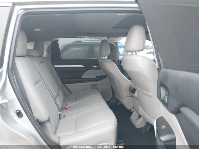 2015 TOYOTA HIGHLANDER XLE V6 VIN: 5TDKKRFH8FS113320