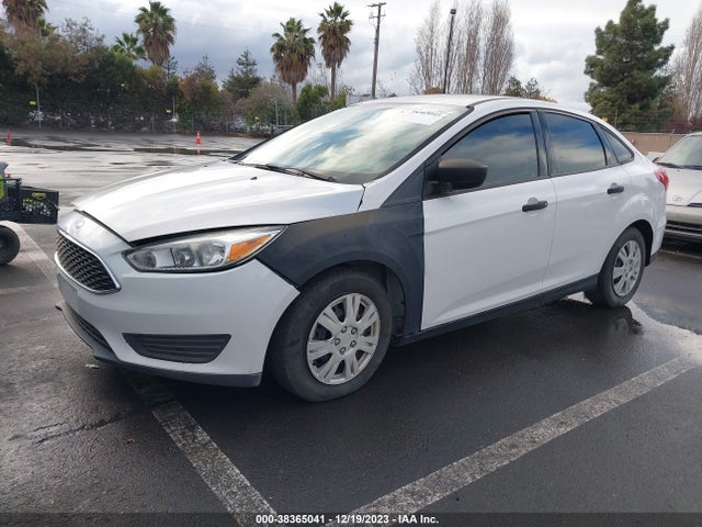Ford FOCUS S 2017 1FADP3E27HL277740 Image 2