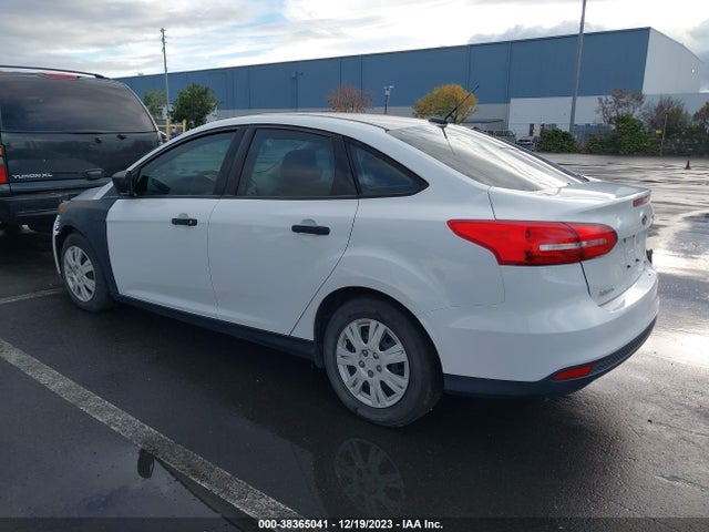 Ford FOCUS S 2017 1FADP3E27HL277740 Image 3