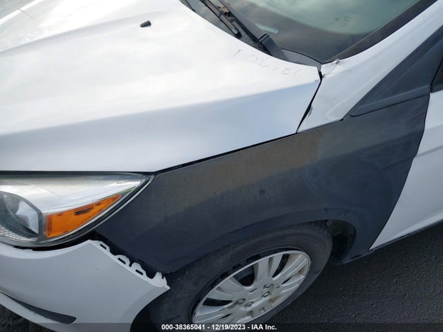 Ford FOCUS S 2017 1FADP3E27HL277740 Image 6