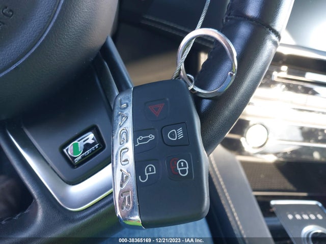 2019 JAGUAR F-PACE SADCL2FX9KA397536 Photo 10