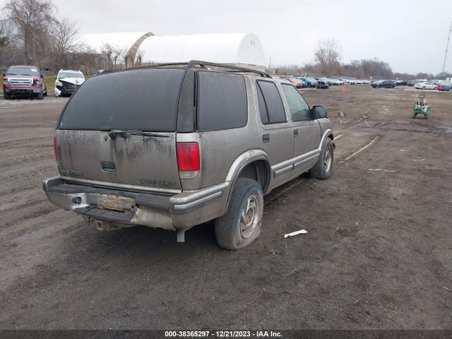 1999 CHEVROLET BLAZER LT VIN: 1GNDT13W8X2240563