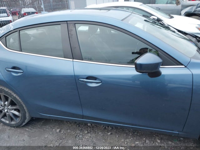 2018 MAZDA MAZDA3 TOURING VIN: 3MZBN1V30JM260011