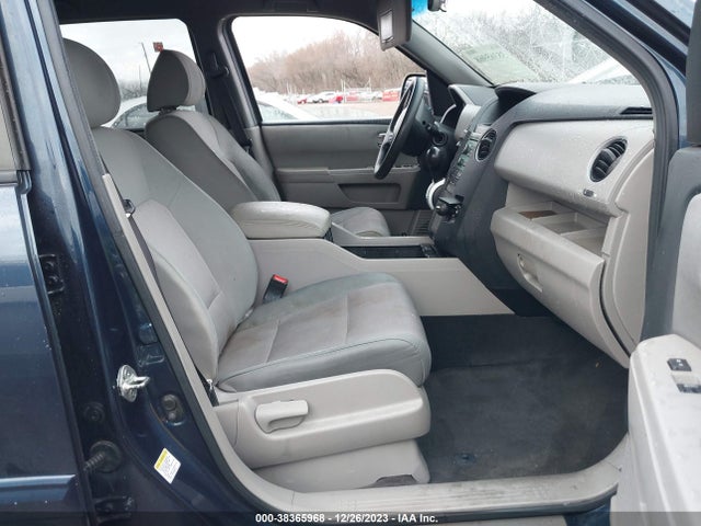 2011 HONDA PILOT EX VIN: 5FNYF4H42BB004992