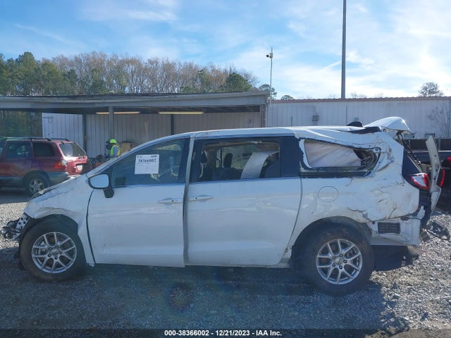 2C4RC1CG4NR218615 Chrysler Voyager Lx