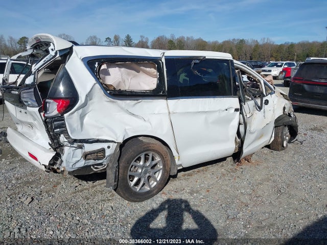 2C4RC1CG4NR218615 Chrysler Voyager Lx
