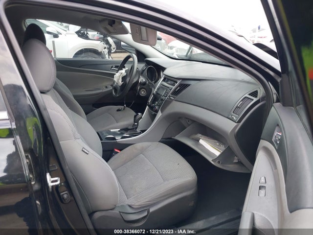 2013 HYUNDAI SONATA GLS VIN: 5NPEB4AC8DH686006