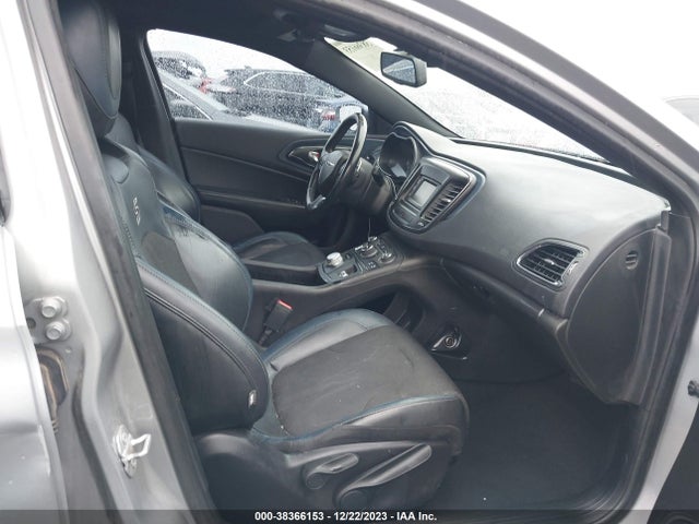 Chrysler 200 S 2015 1C3CCCBB5FN670728 Image 5