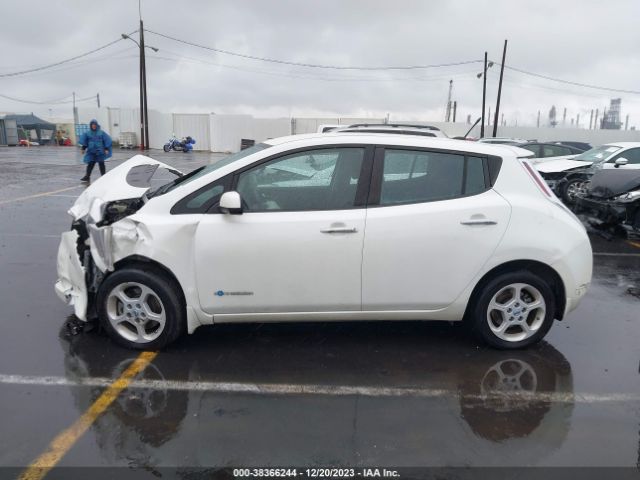 1N4AZ0CP0EC340506 Nissan LEAF SV